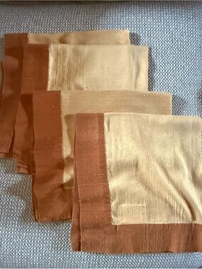 Potterybarn Set of 4 Two-Tone Raw Silk Napkins in Gold and Rust,square 19 x 19